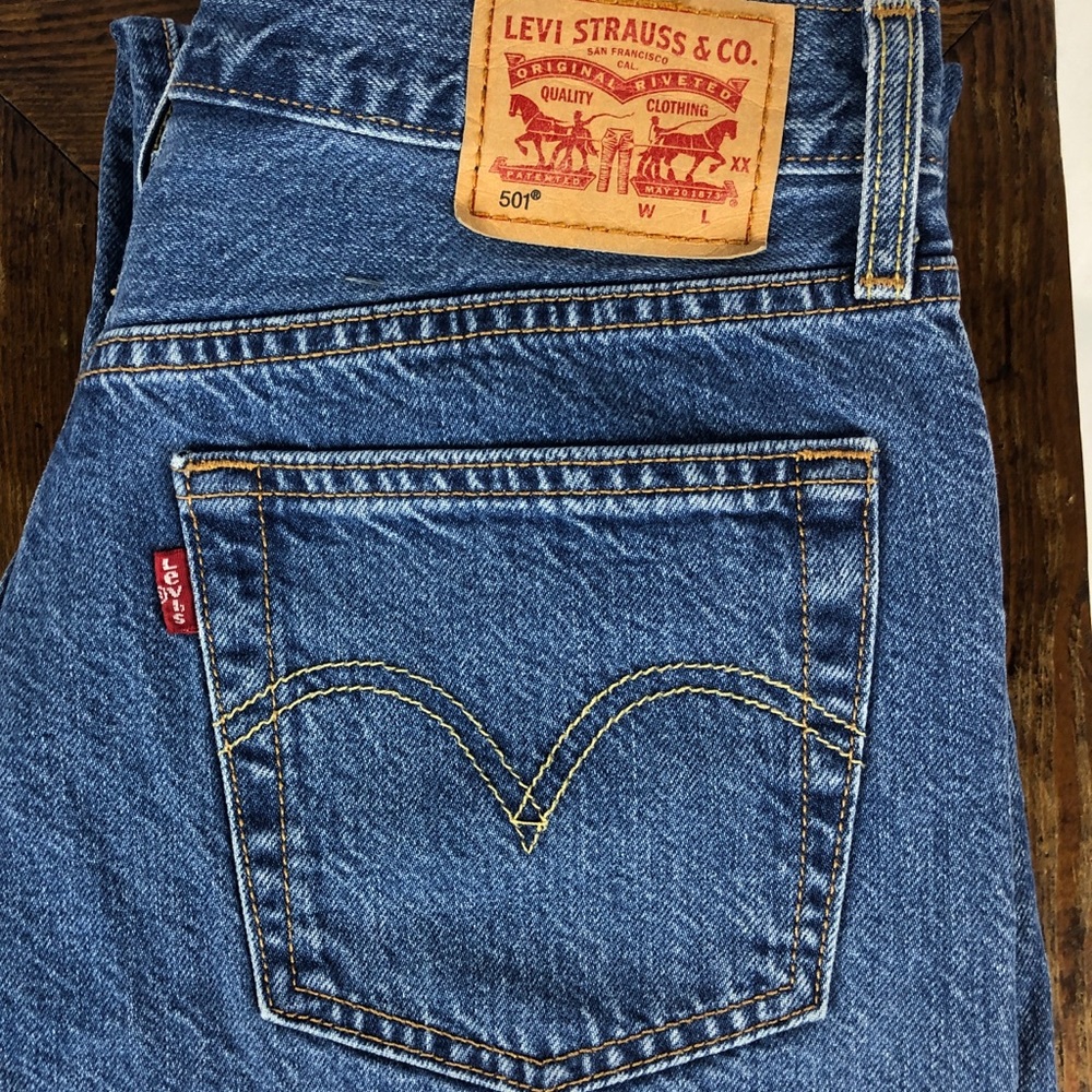 Levi's 501 Button Fly Straight Leg Jeans W